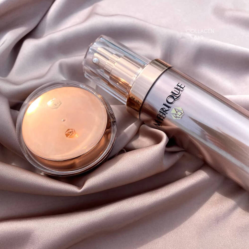 Крем MERIQUE Double Advance Cream і зволожувальний лосьйон MERIQUE Moist Defenser на світло-коричневій тканині без коробок
